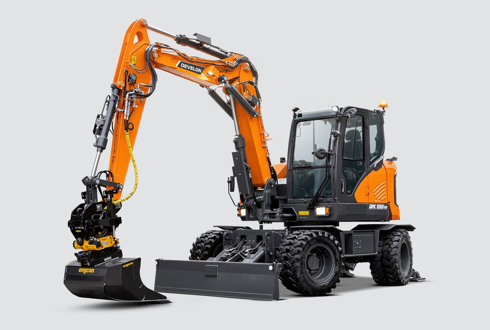 Develon DX100W-7 — Excavadoras de ruedas