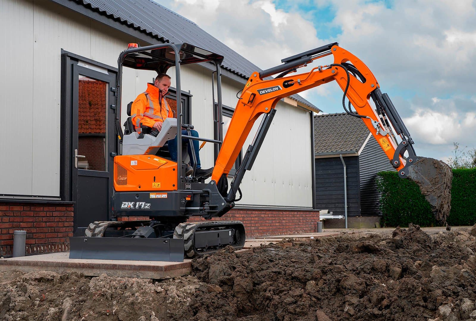 Develon DX17Z-7 — Miniexcavadoras