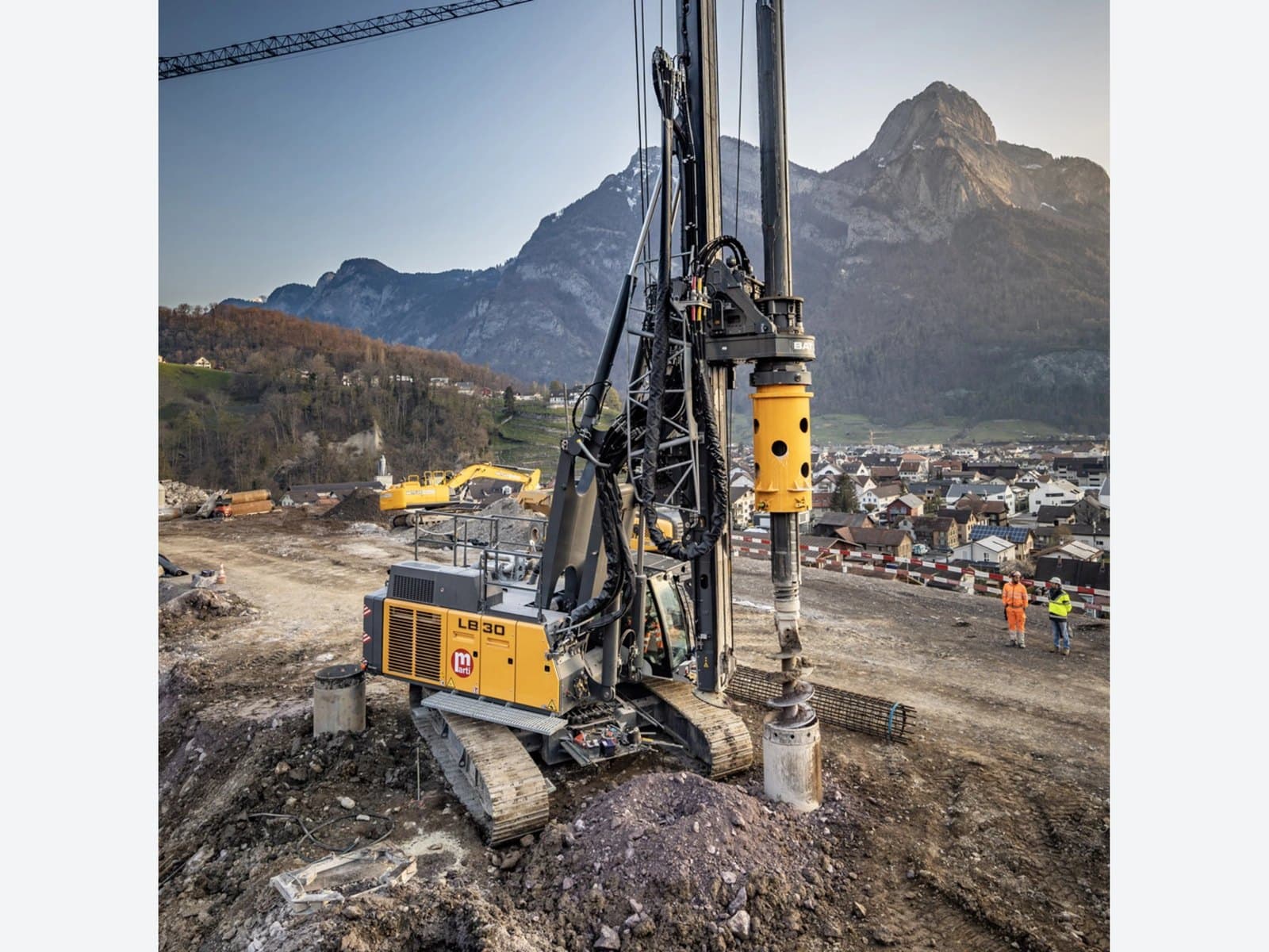 Liebherr LB 30 — Pilotadoras