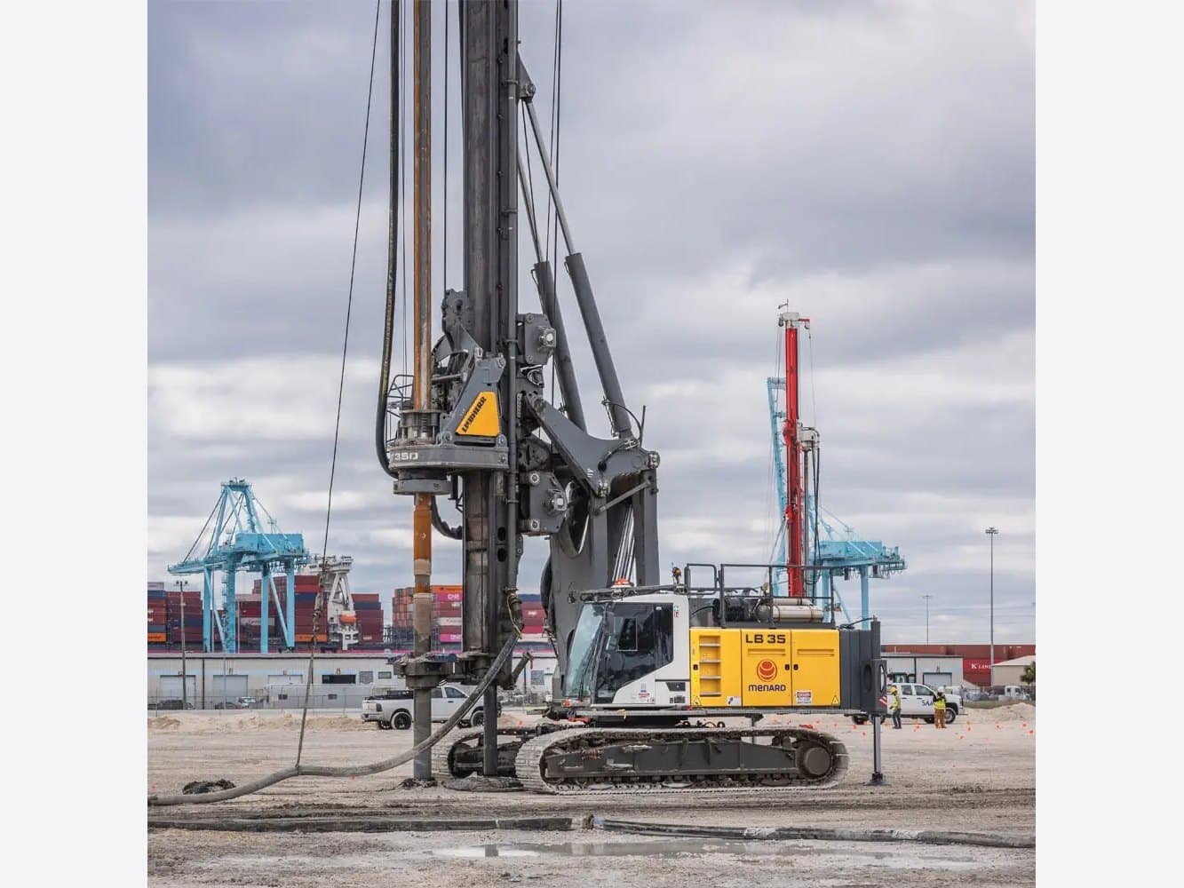 Liebherr LB 35.1 — Pilotadoras