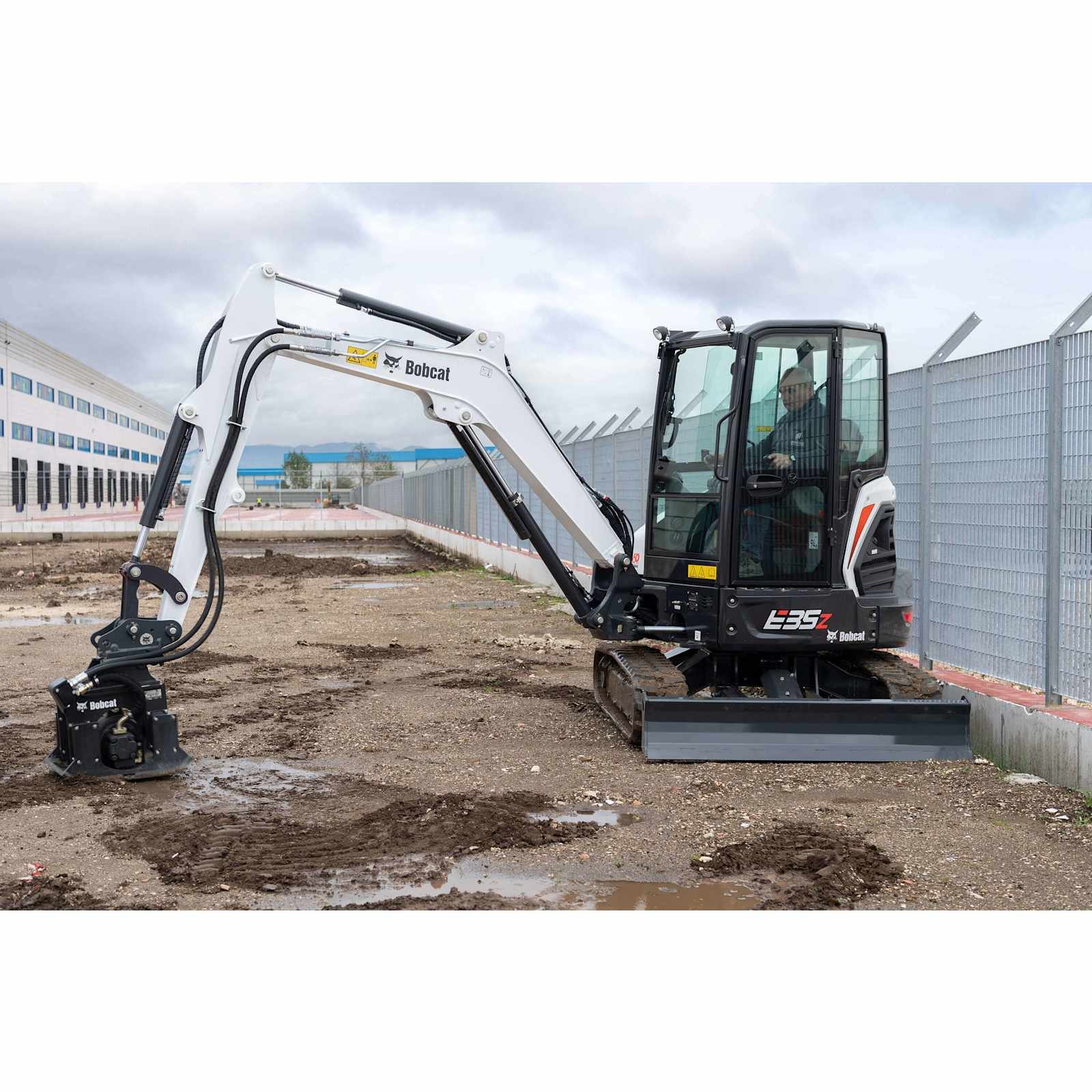 Bobcat E35z — Miniexcavadoras