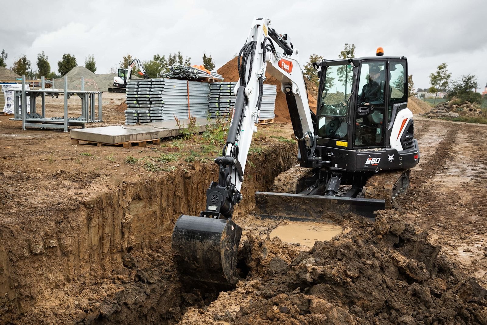 Bobcat E60 — Excavadoras midi