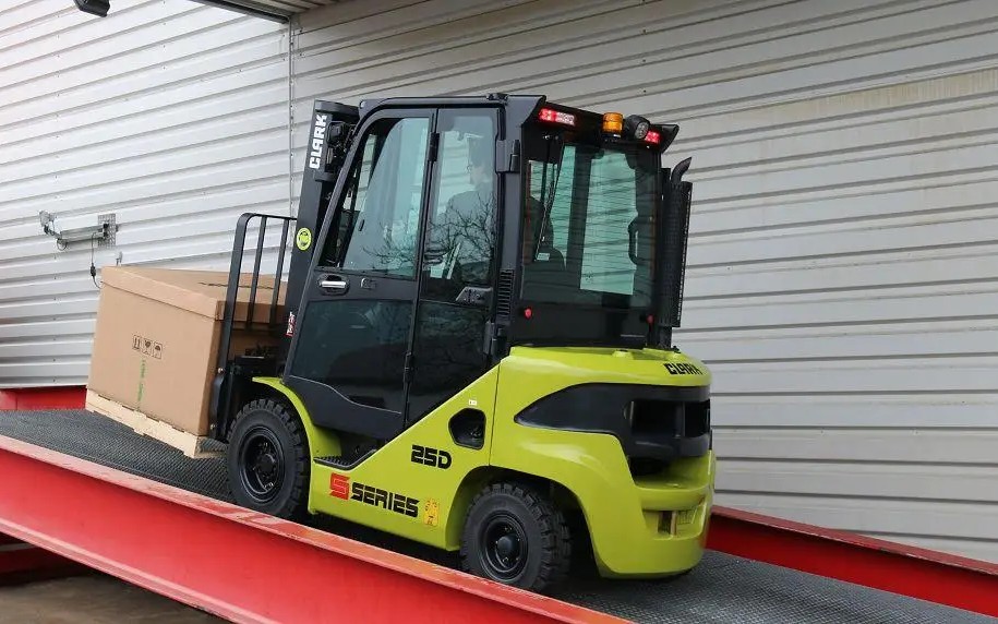 Clark S25 — Carretillas elevadoras