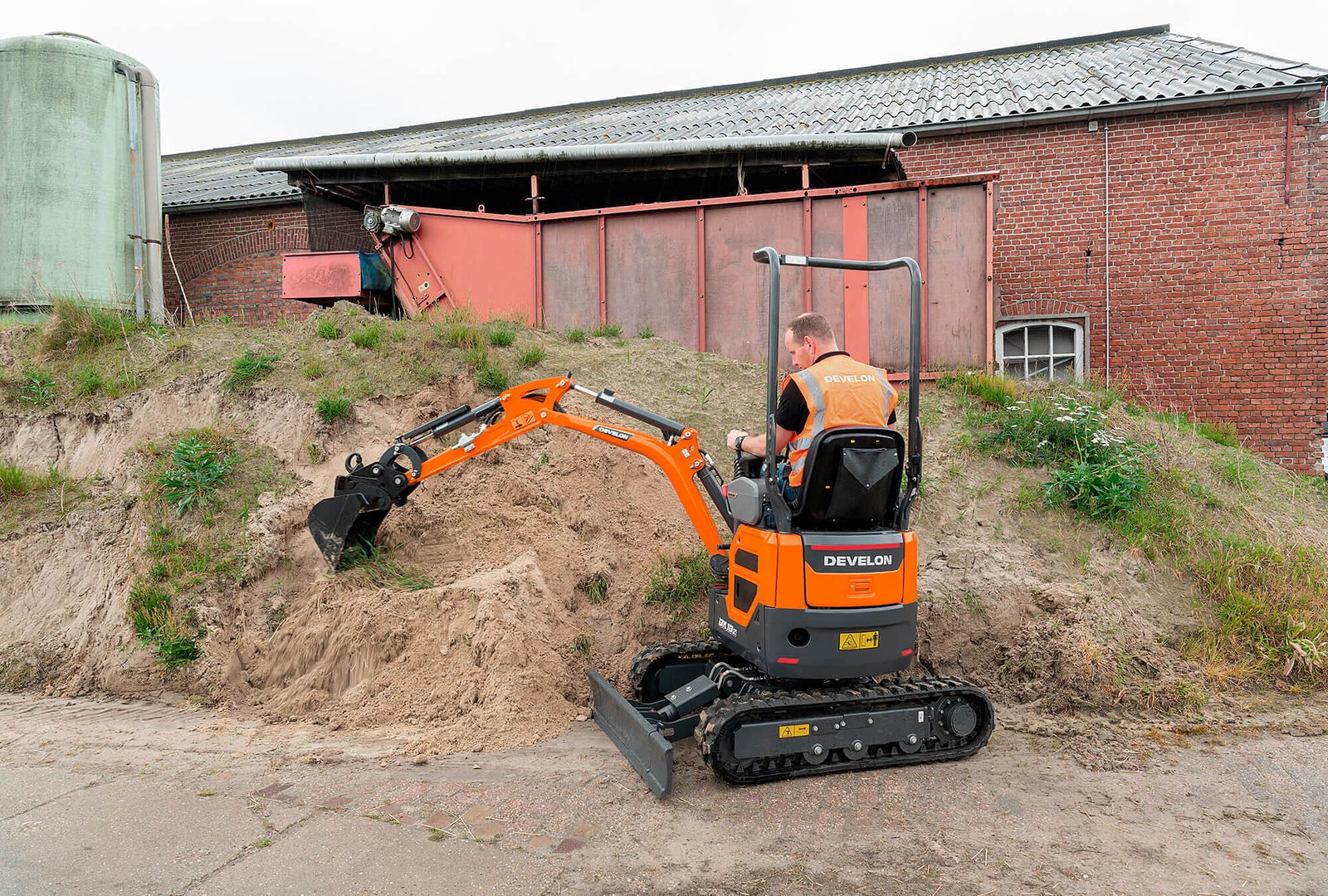 Develon DX10Z-7 — Miniexcavadoras
