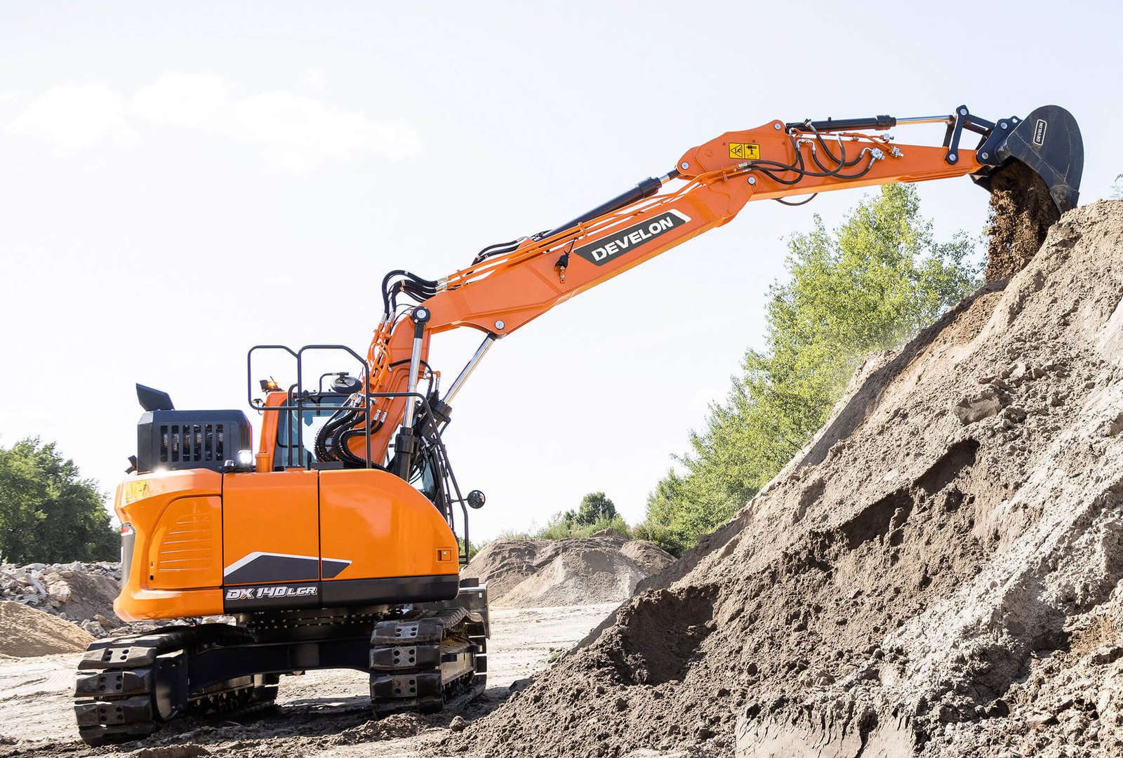 Develon DX140LCR-7 — Excavadoras medianas