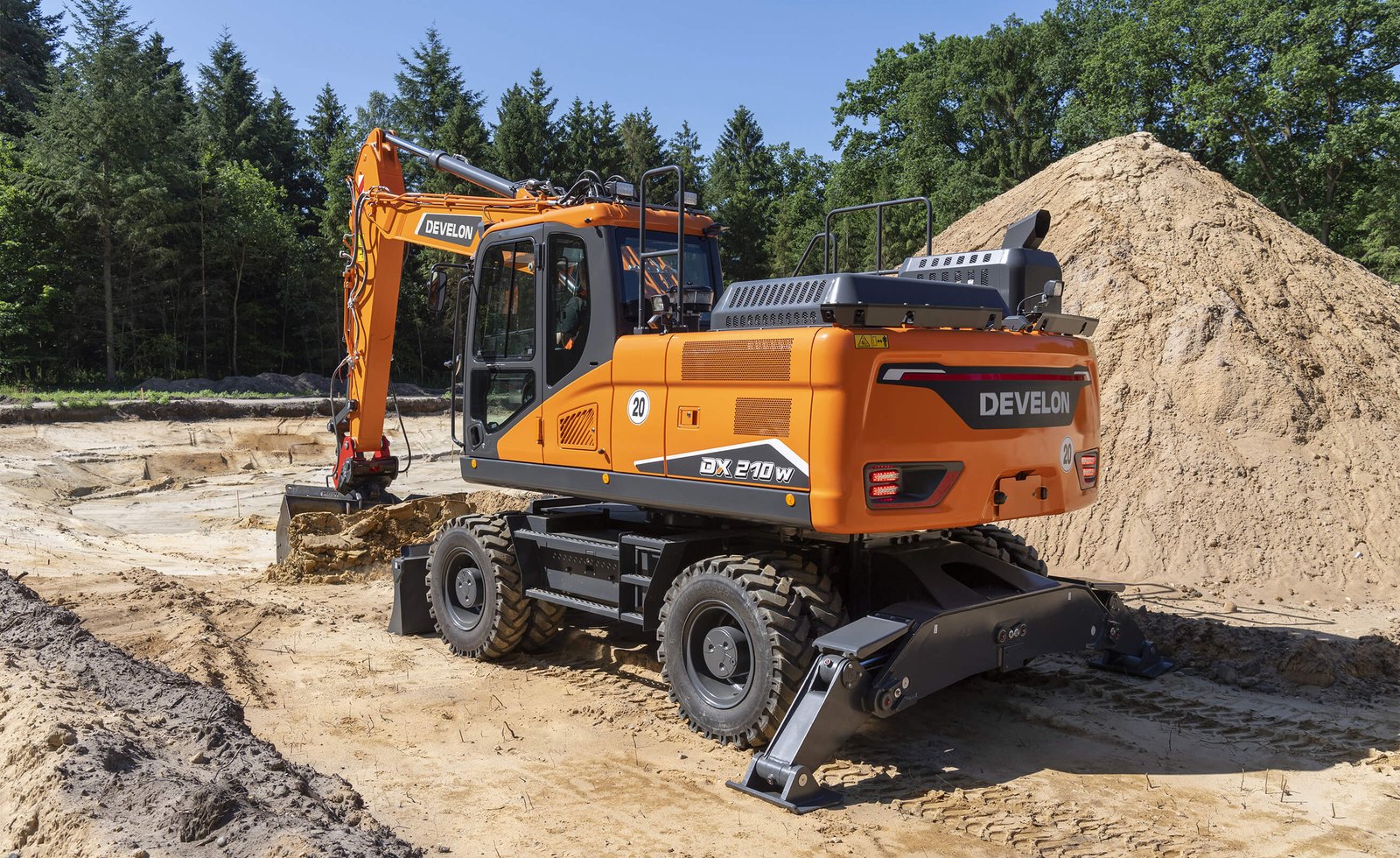 Develon DX210W-7K — Excavadoras de ruedas