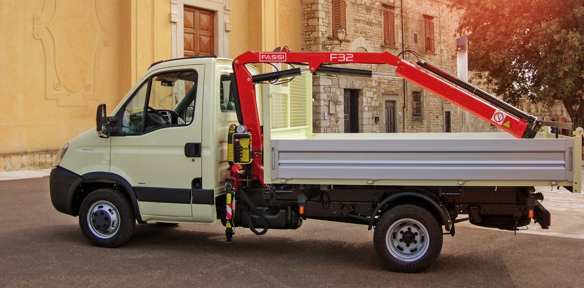 Fassi F32A active — Grúas autocargantes