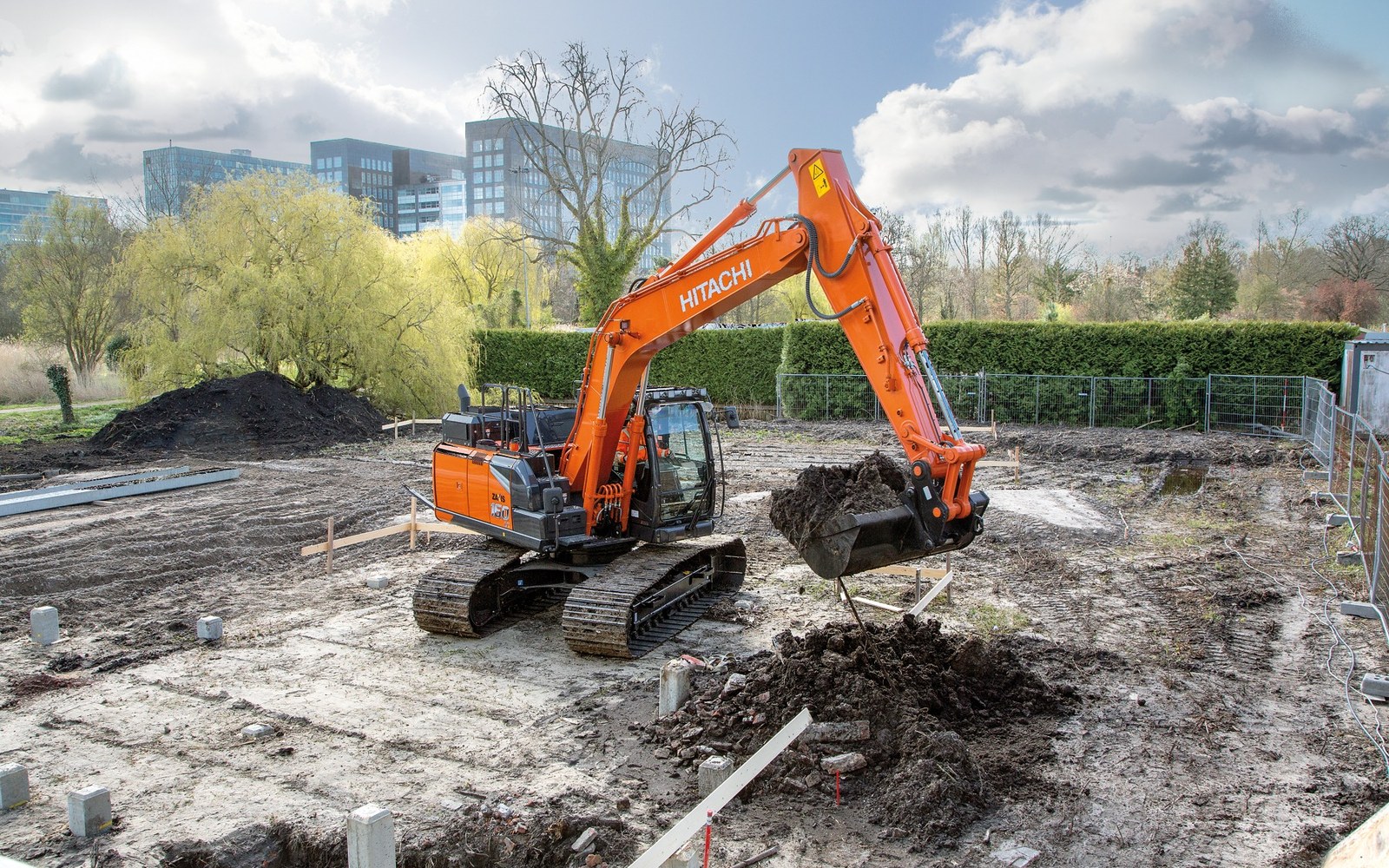 Hitachi ZX160LC-7 — Excavadoras medianas