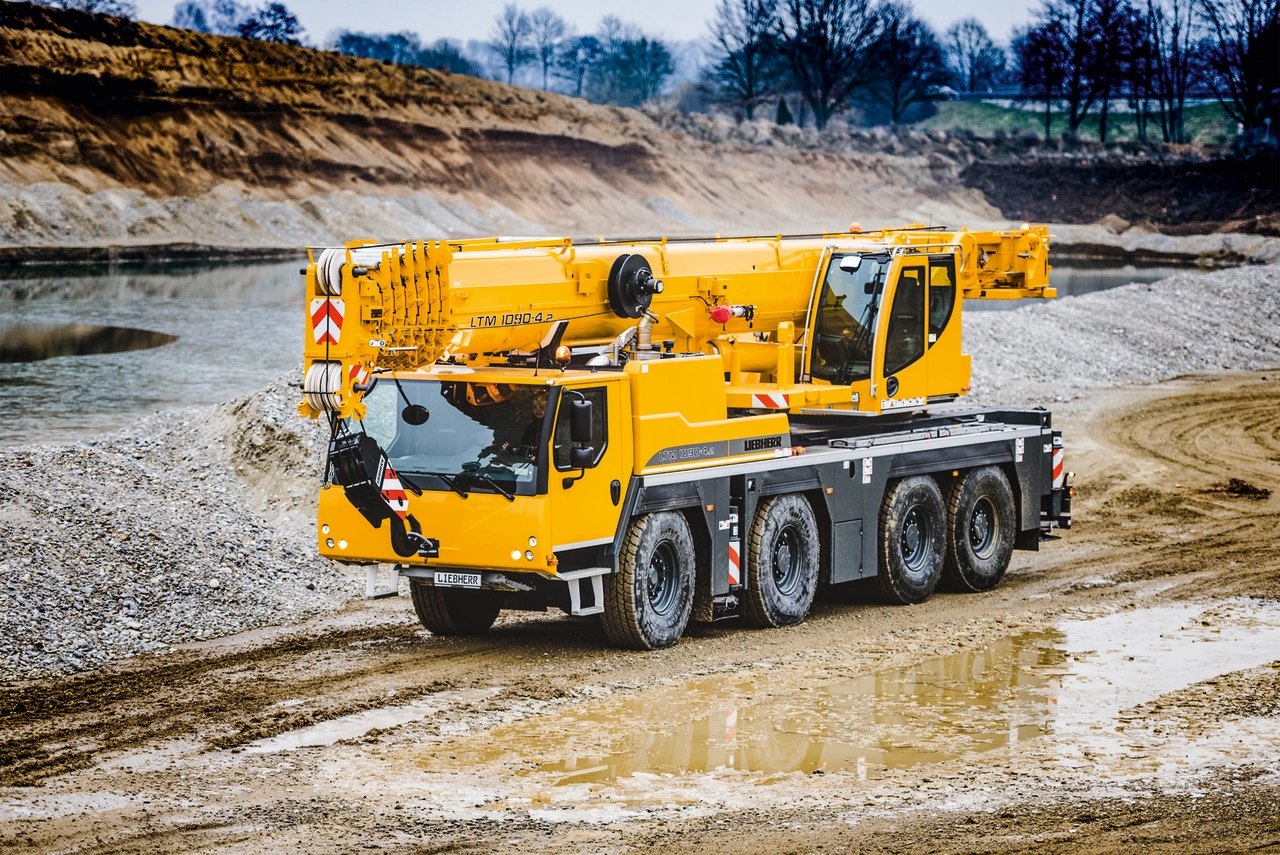 Liebherr LTM 1090-4.2 — Grúas móviles