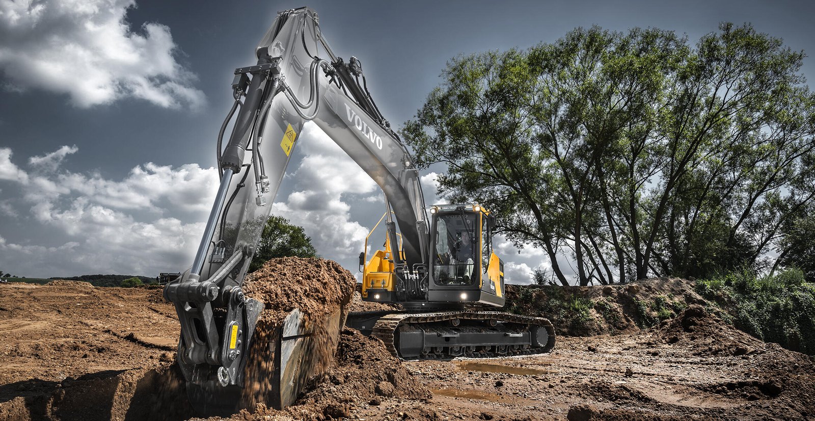 Volvo EC220E — Excavadoras medianas