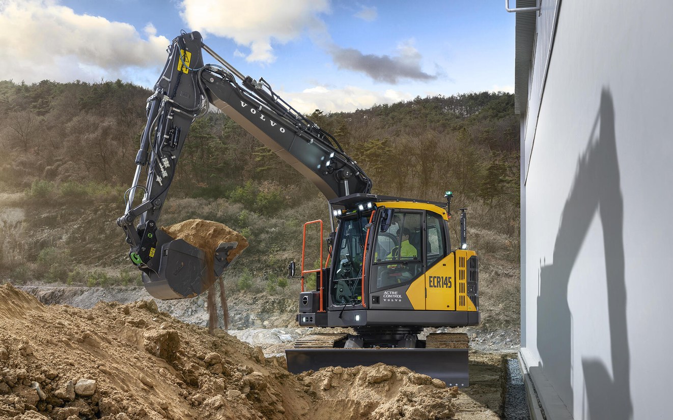 Volvo ECR145 — Excavadoras medianas